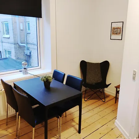 Beatiful Minimalistic For 5 Person Central Aalborg
