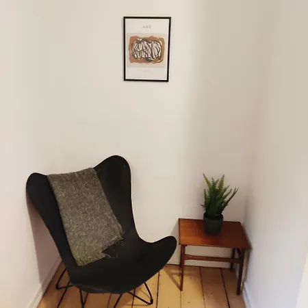 Beatiful Minimalistic For 5 Person Central *