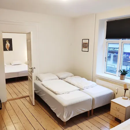 Beatiful Minimalistic For 5 Person Central Aalborg